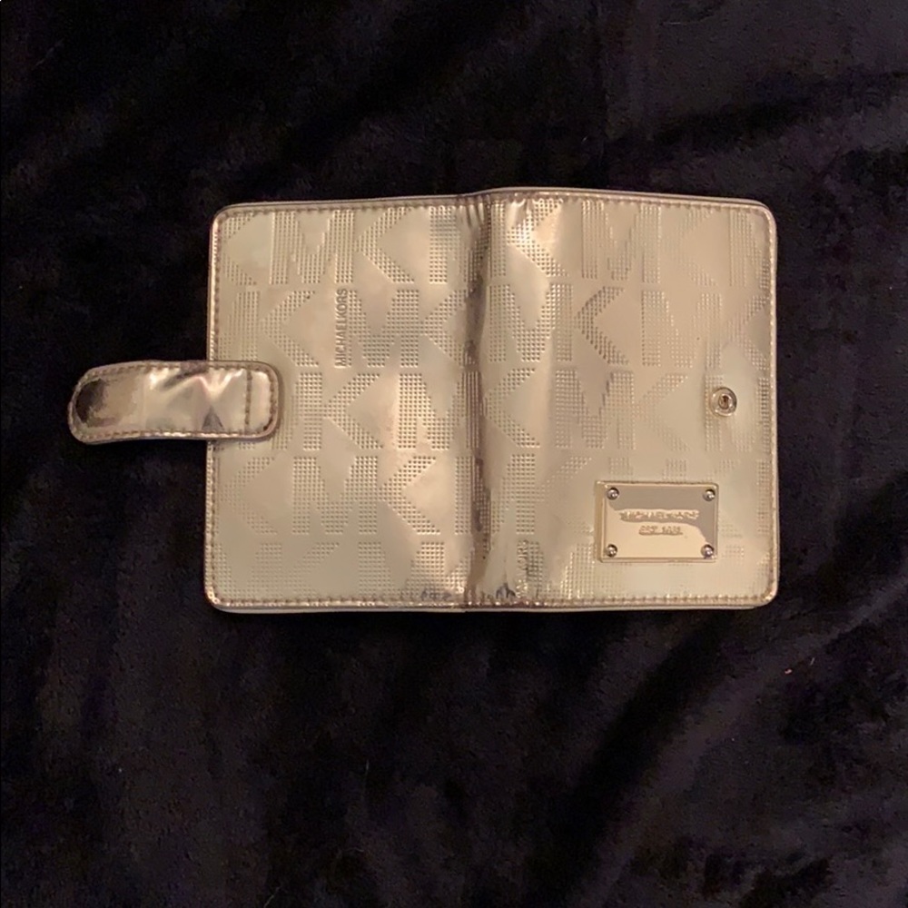 MK wallet